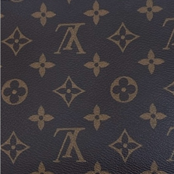 Meet your Posher, Cynthia - Picture 1 of 1